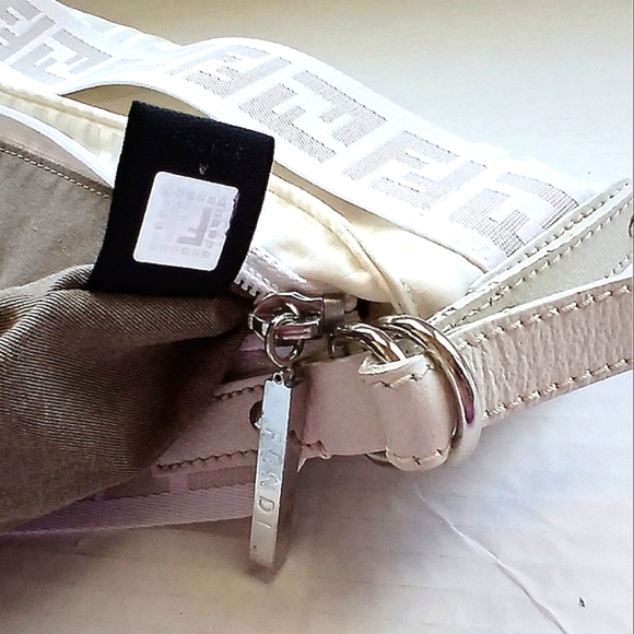 FENDI rare! White/Ivory FF Zucca Baguette/Hobo - Picture 3 of 10